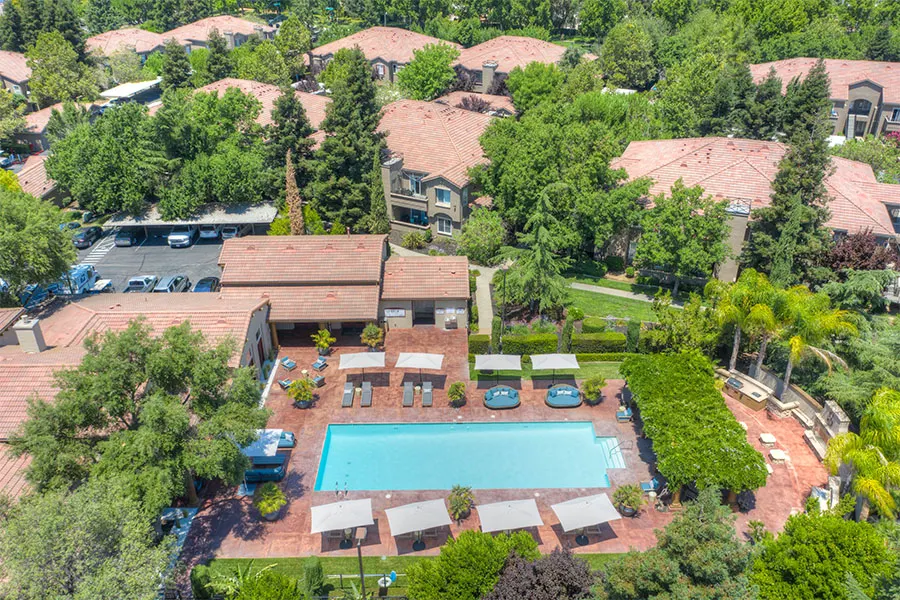 Stone Lake Apartments