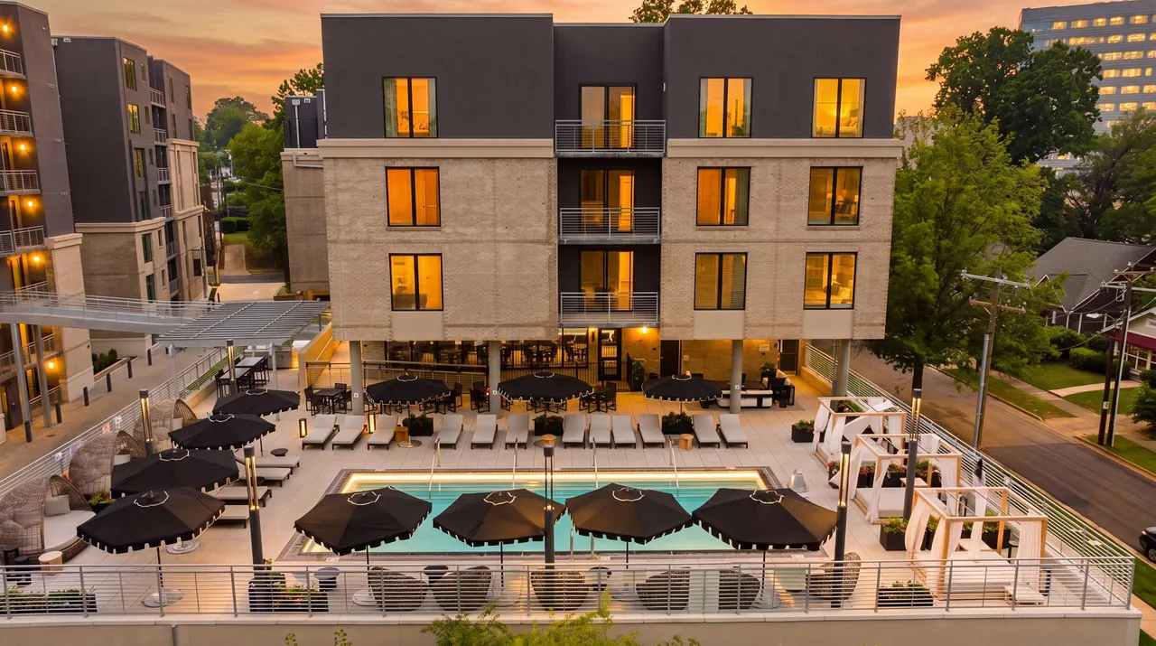 The Seventeen Hundred on East Apartments