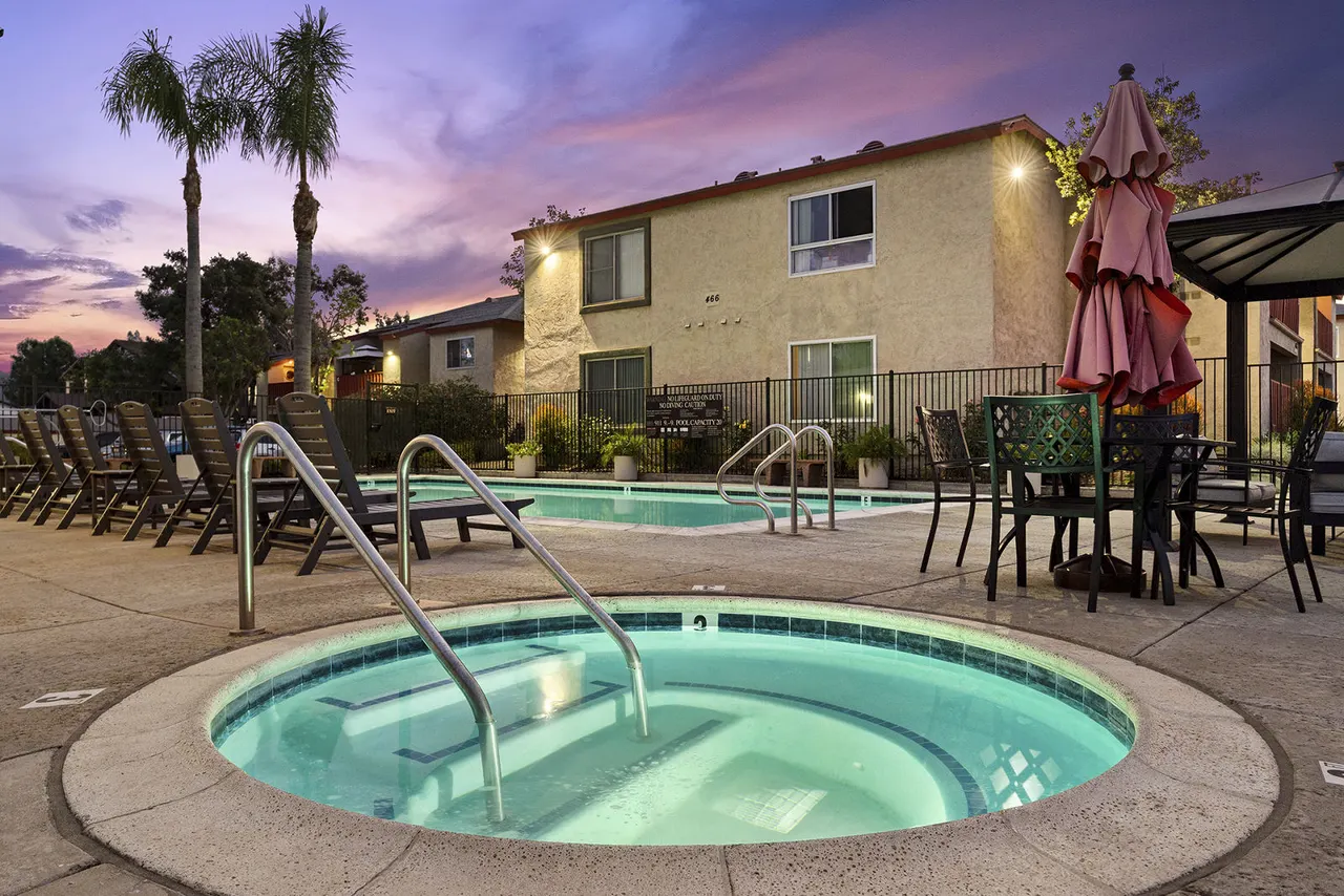 Whispering Oaks Apartments