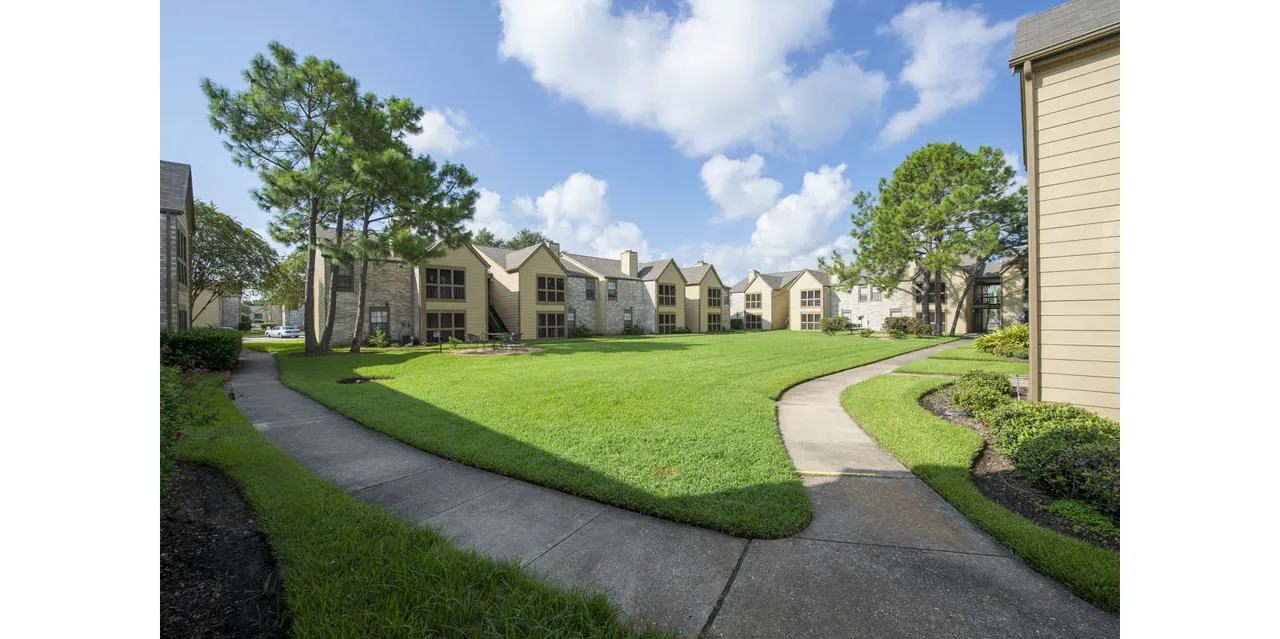 Huntcliff Apartments