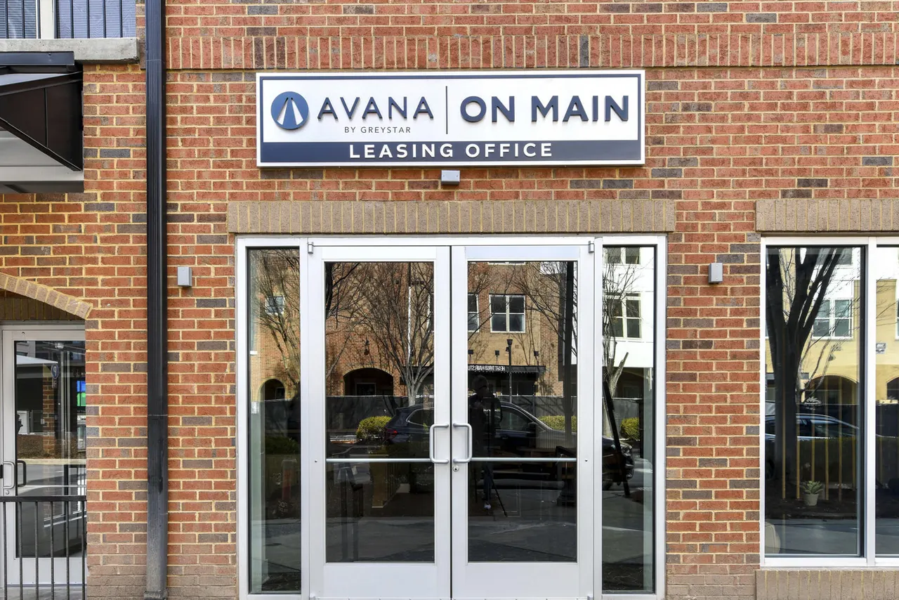 Avana on Main