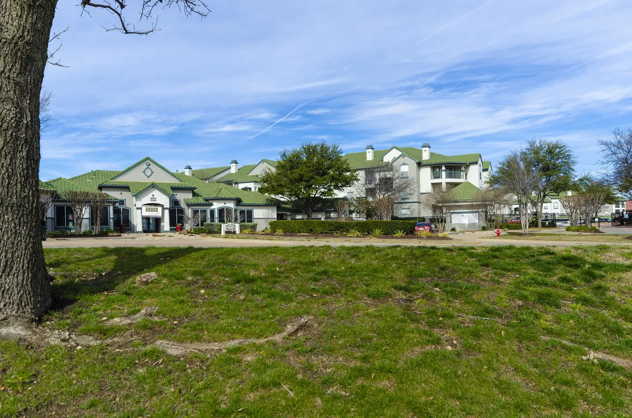 Avery Pointe Apartments