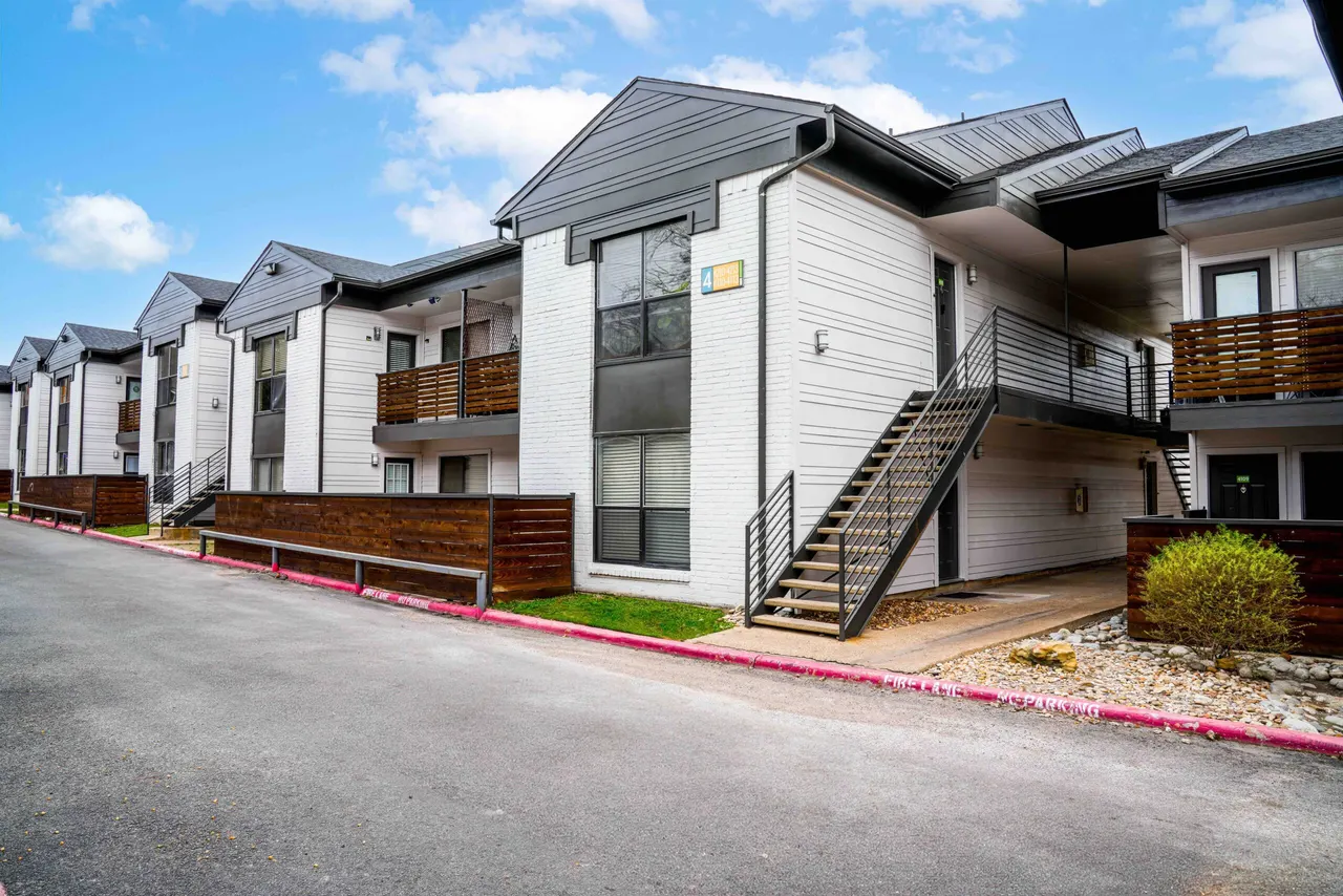 Paxton at Lake Highlands Apartments