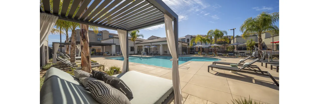 Delhaven Pointe Apartments