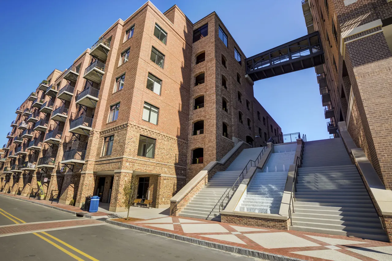 Overlook at River Place Apartments &amp; Condominiums