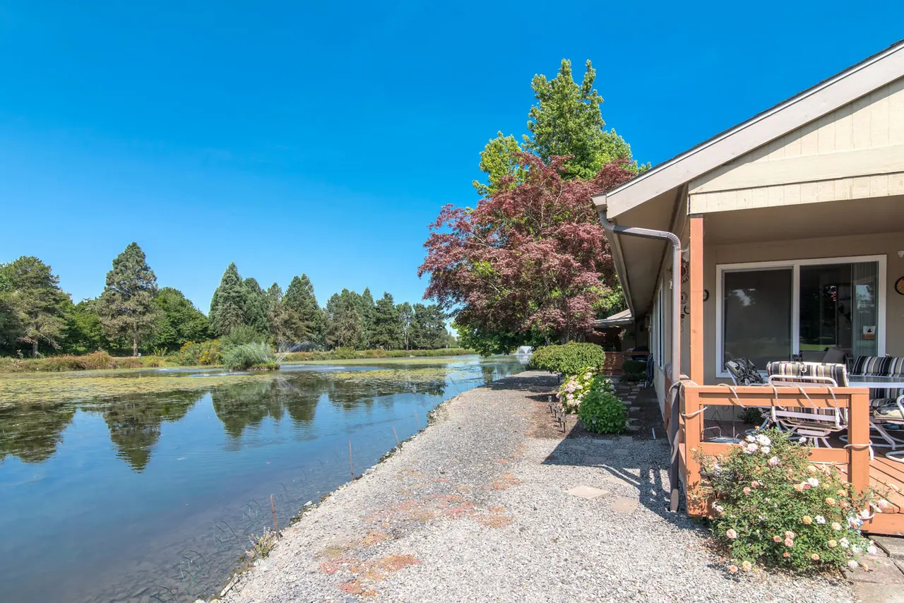 Meadowlawn Apartments