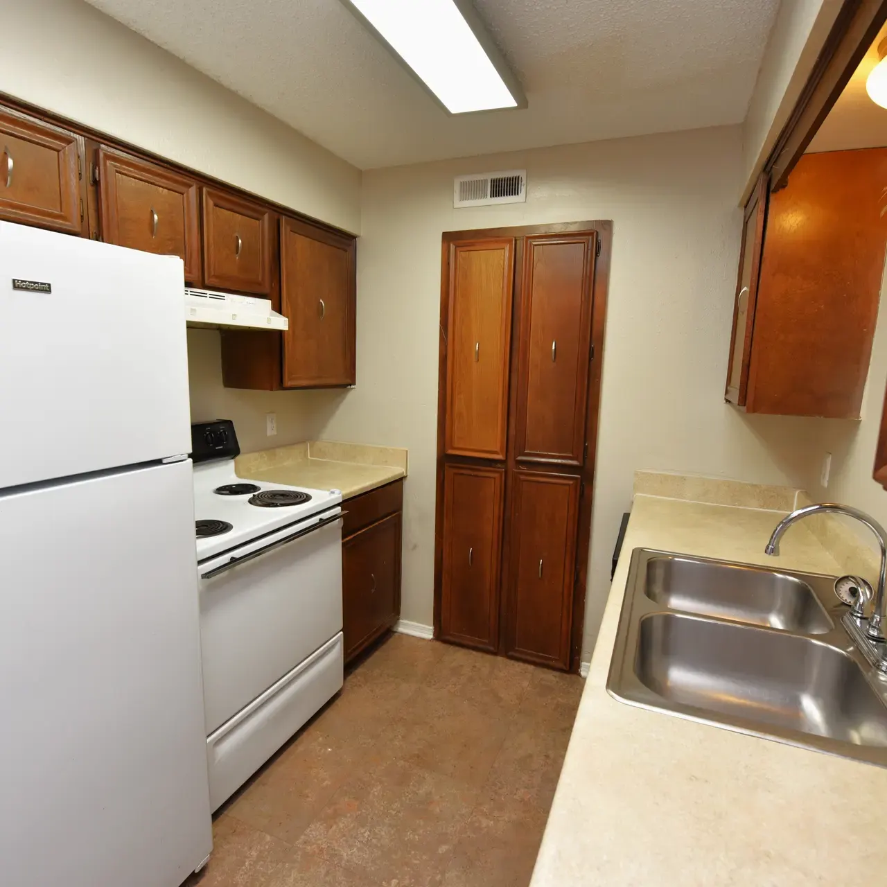 Raintree Meadows Apartments