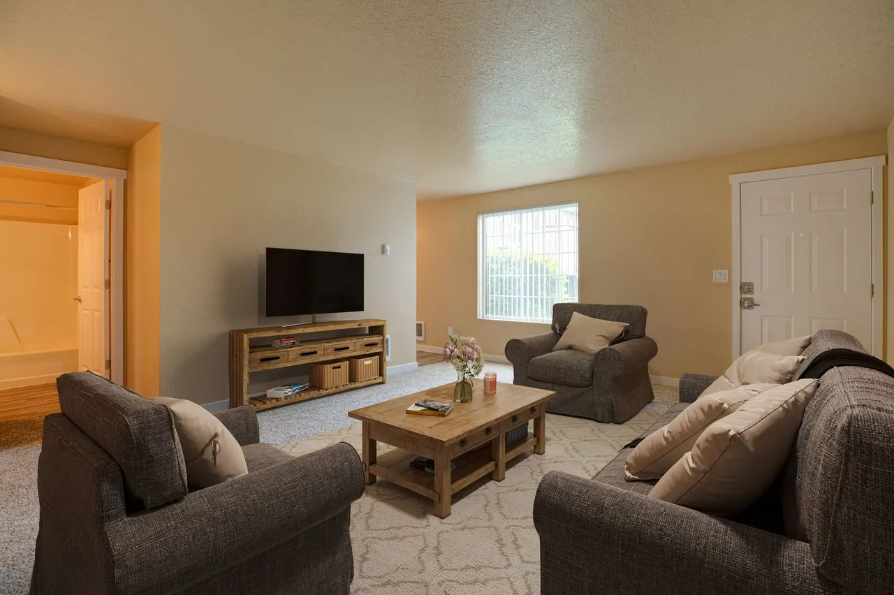 Brook Hollow Apartments