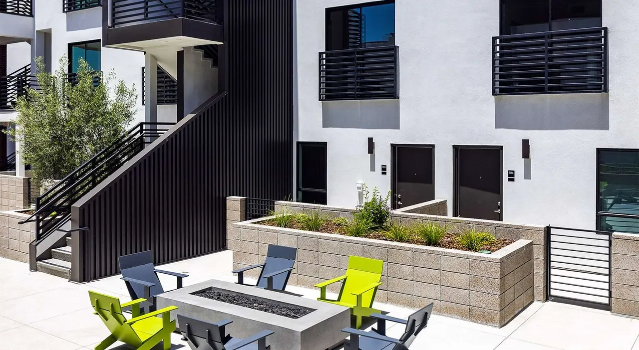 The Kalthom Building Apartments