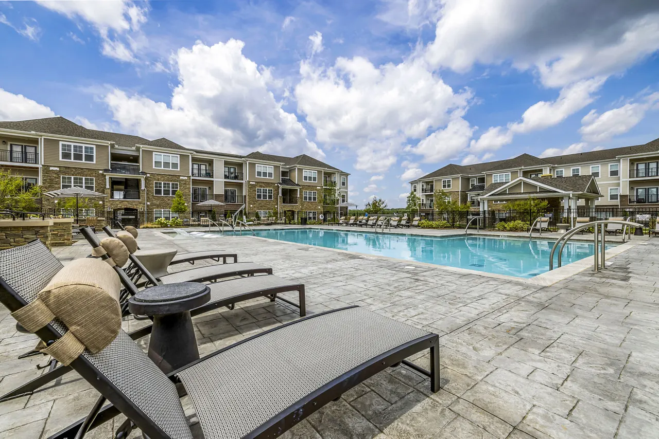 River Oaks Landing