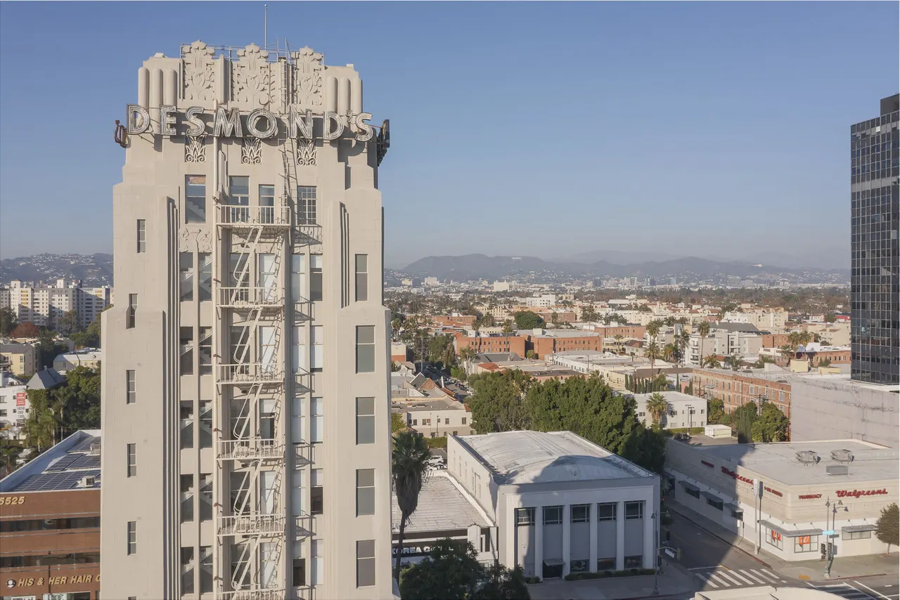 Desmond at Wilshire