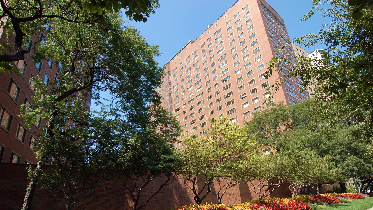 1350 North Lake Shore Drive Apartments