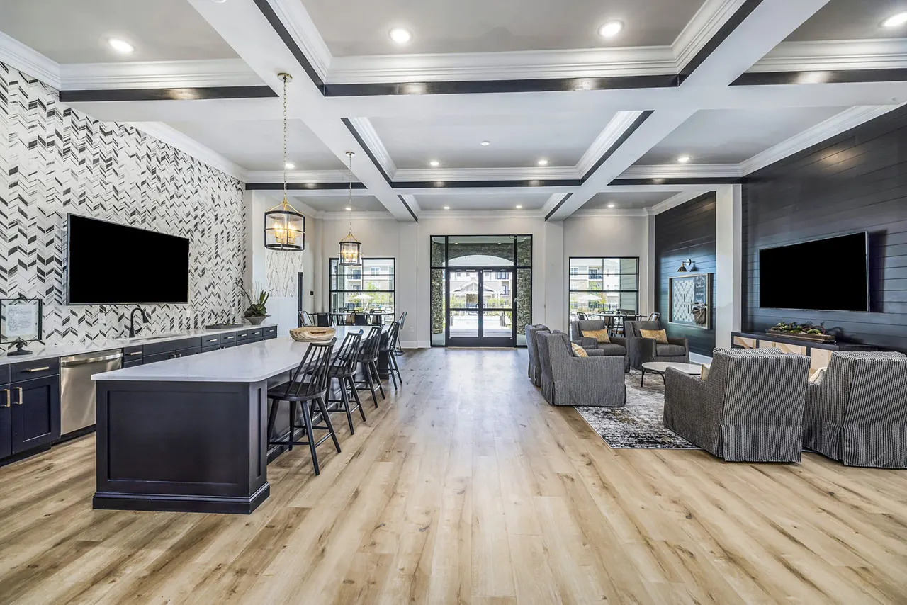 River Oaks Landing