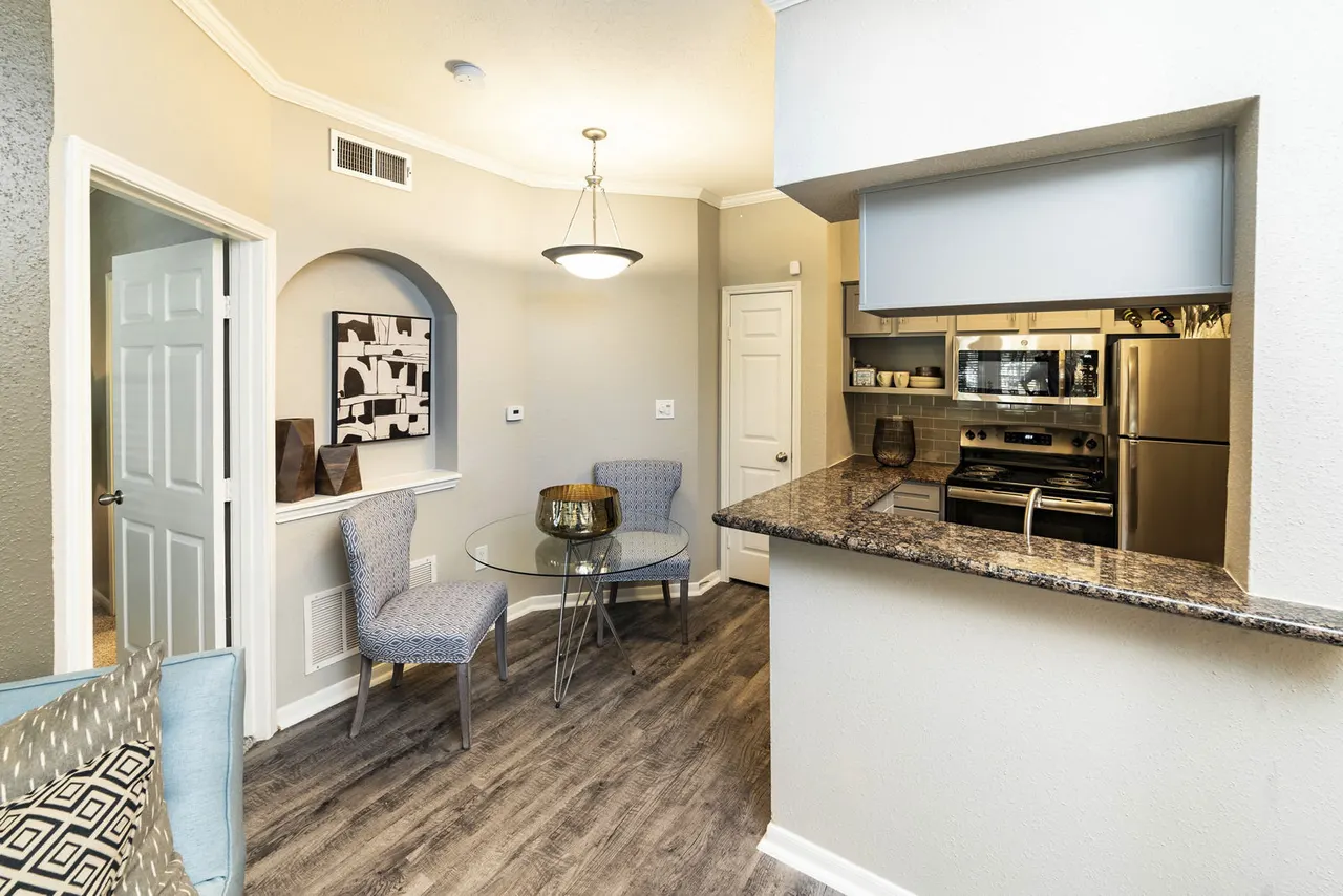 Promenade Jersey Village Apartments