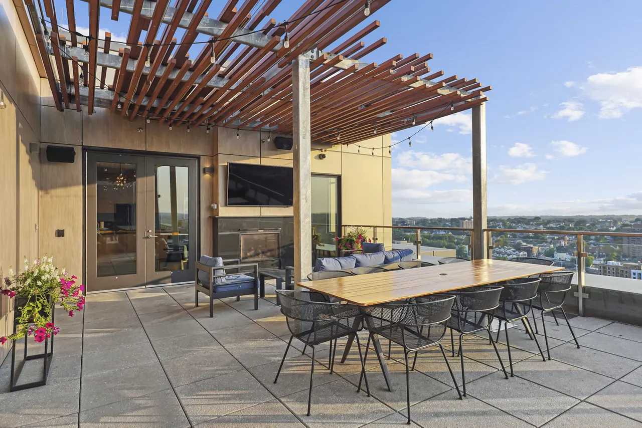 Vela on The Park Apartments