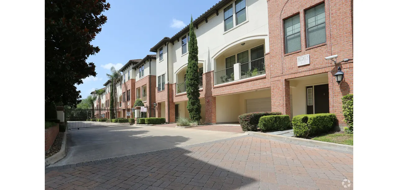 Braeswood Place