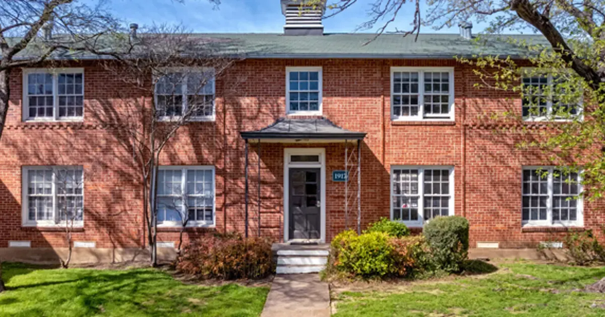 Virginia Manor