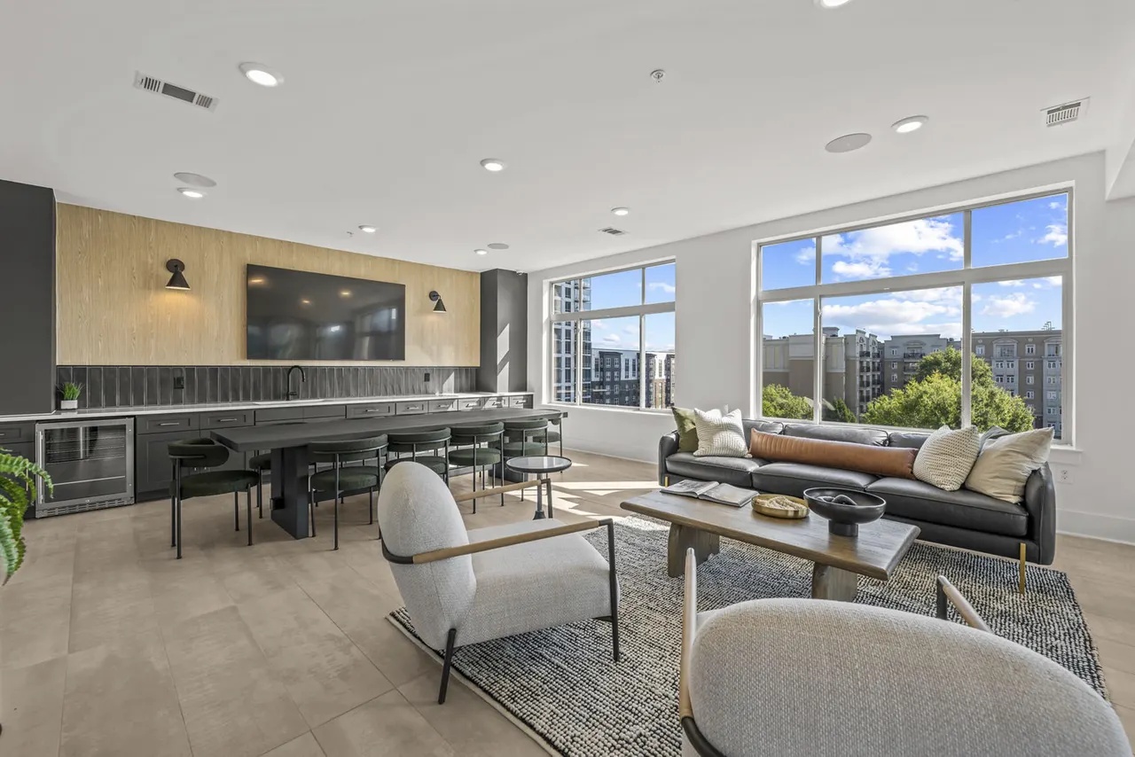The Mint 425 Apartments