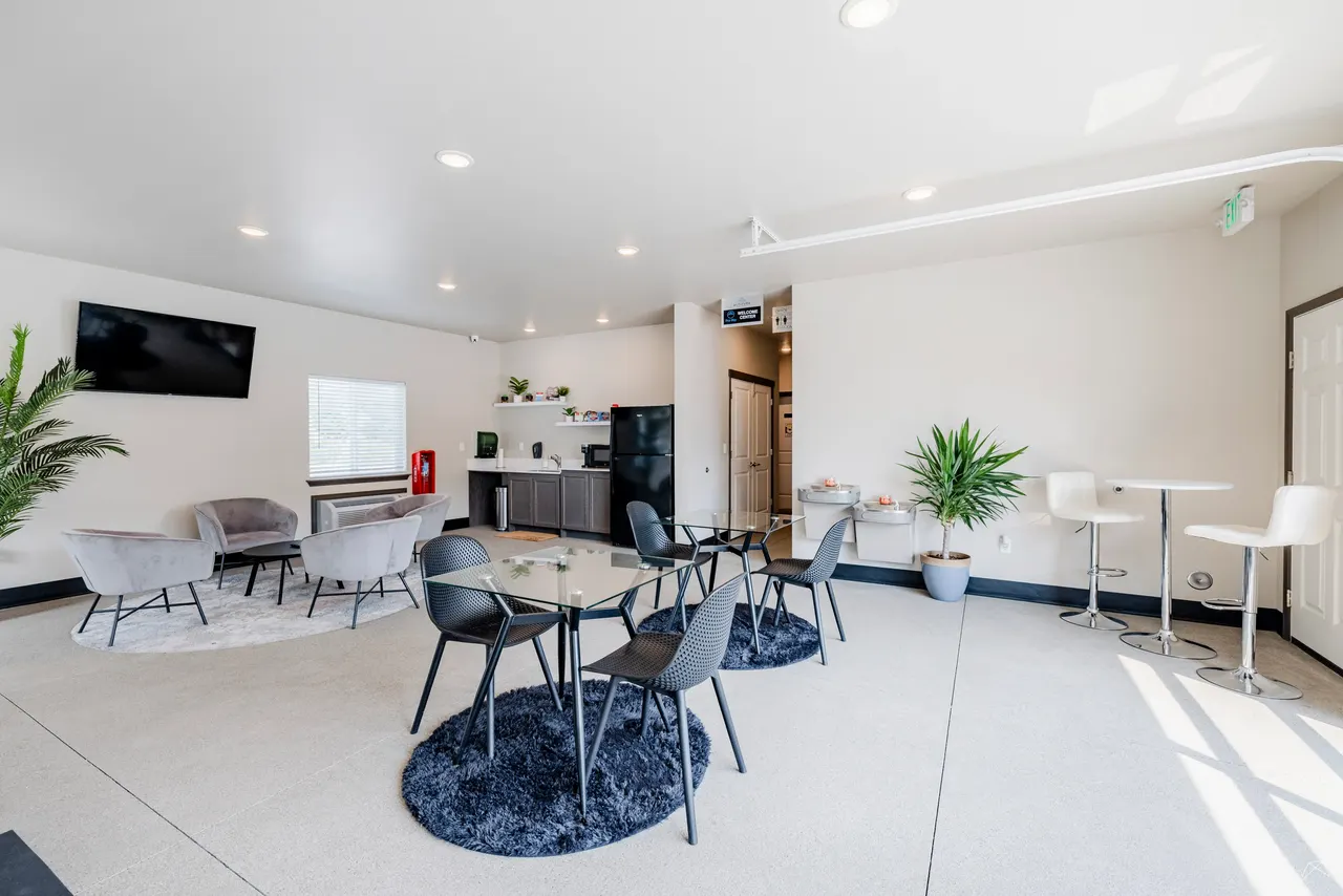 Altitude Apartments