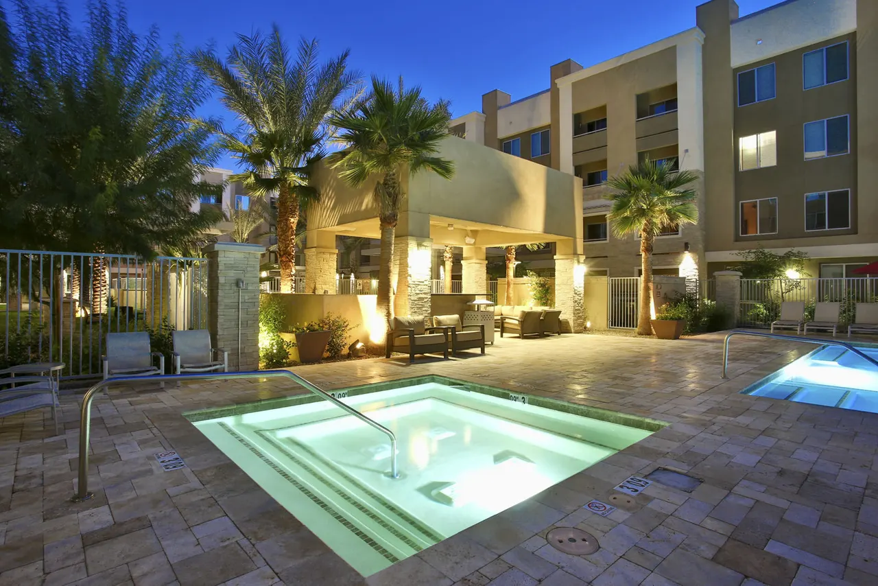 The Met at Fashion Center Apartments