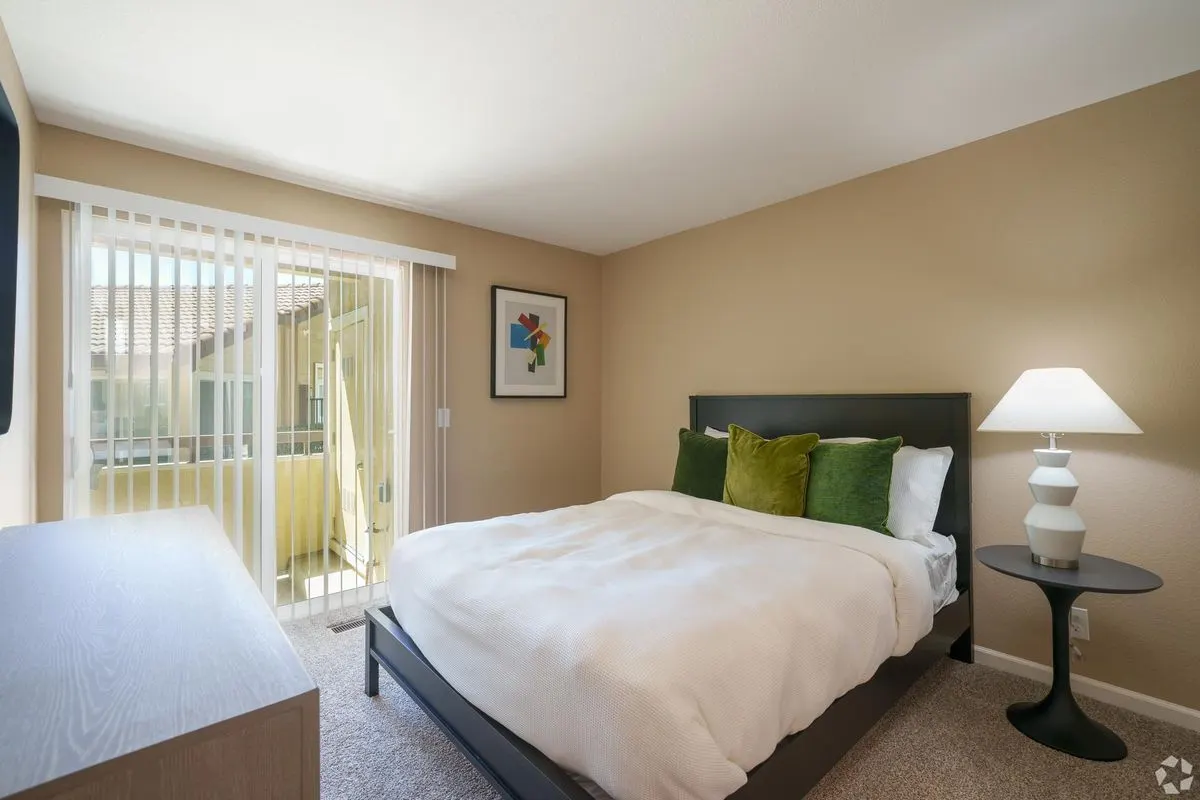Woodland Hills Apartment Homes