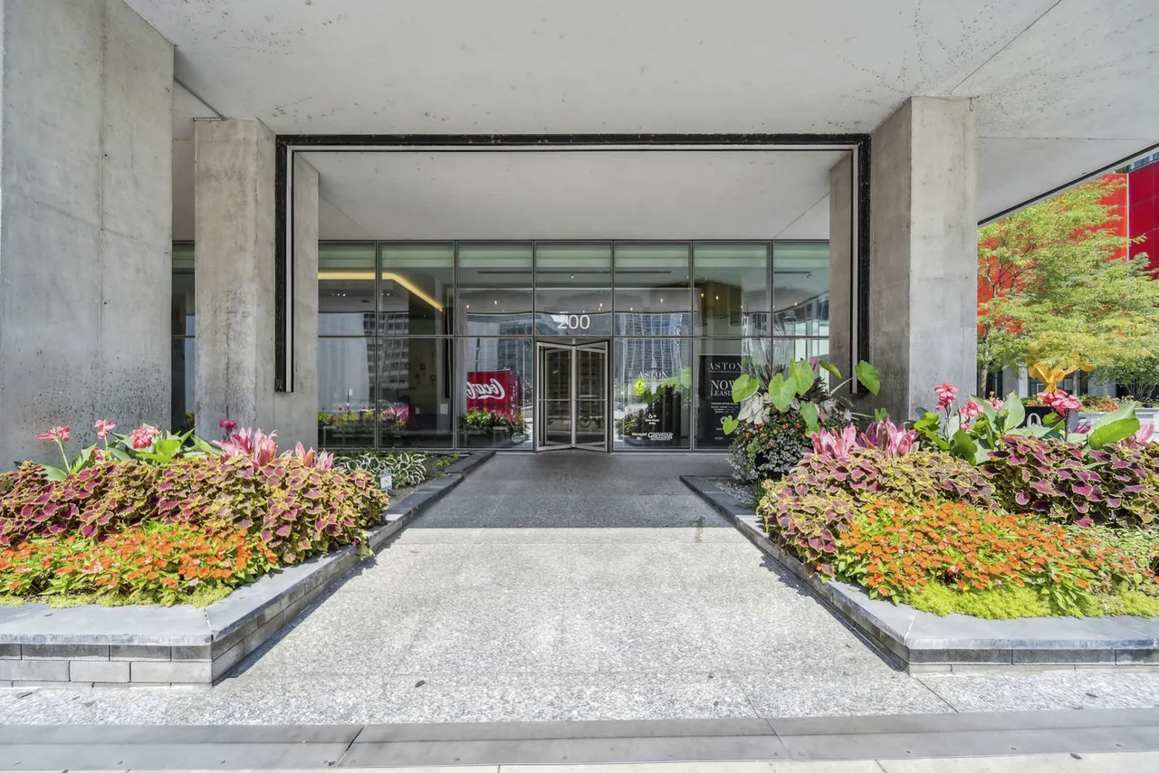 Aston Chicago Apartments