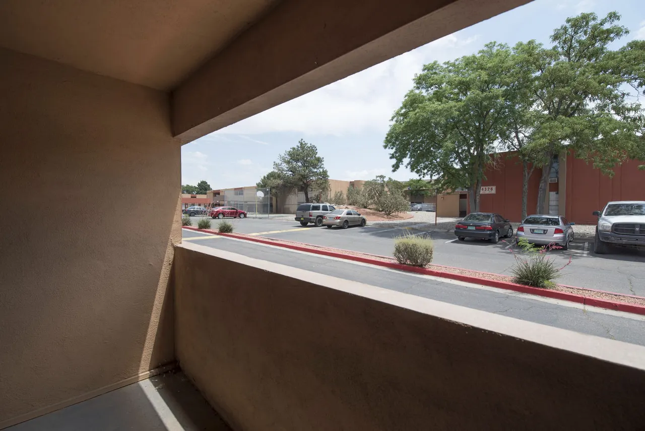 Desert Creek Apartments