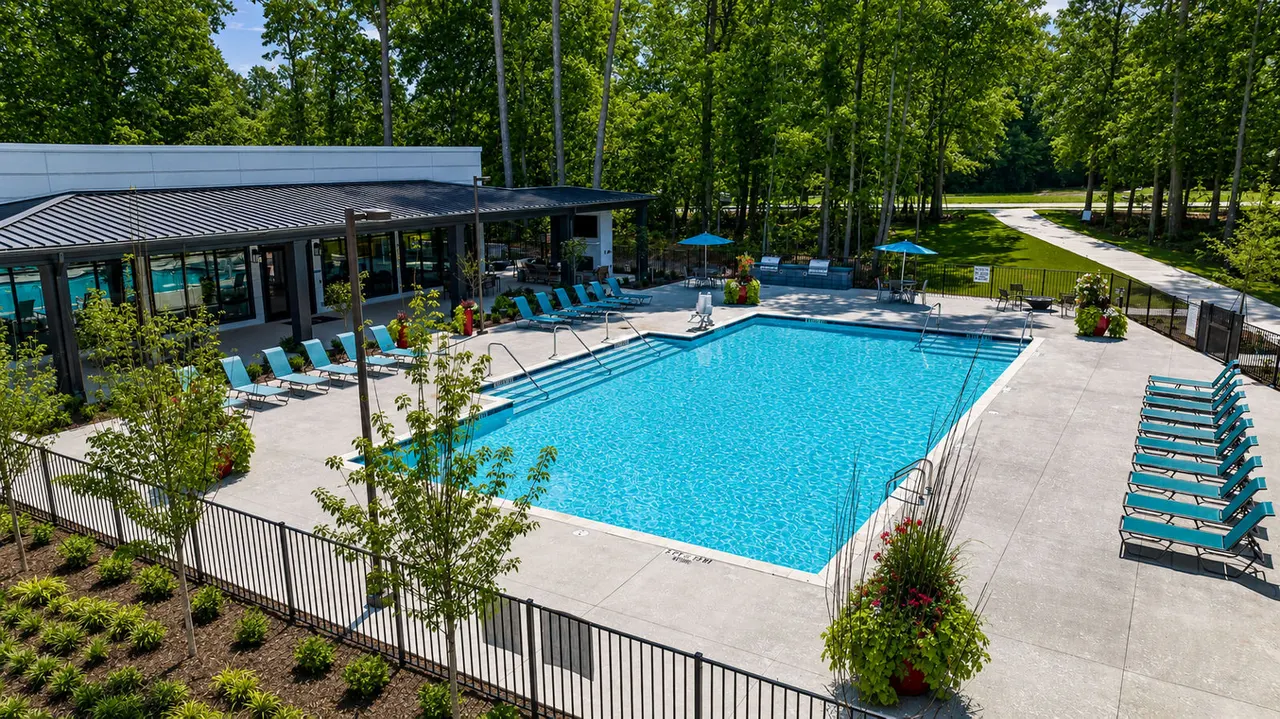 Everly on 401 Apartments