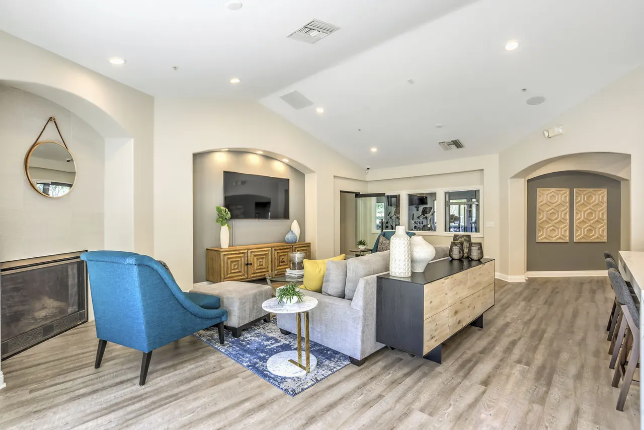Stone Canyon Apartments