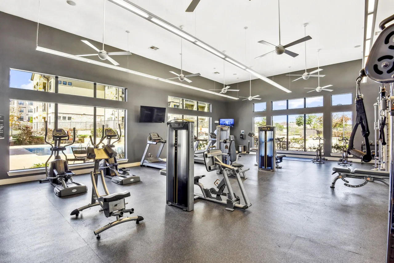 Lenox Stone Oak Apartments