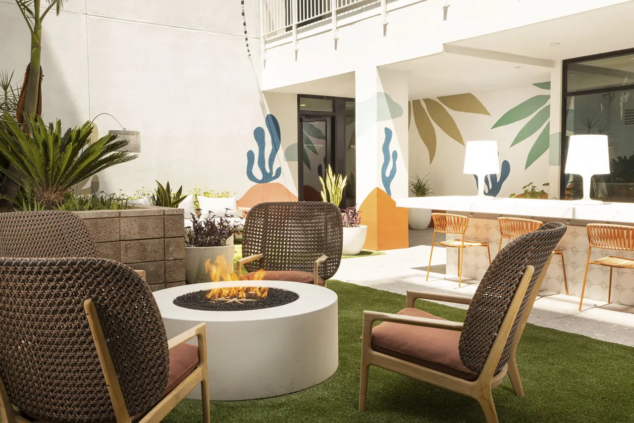 The Charlie Mar Vista