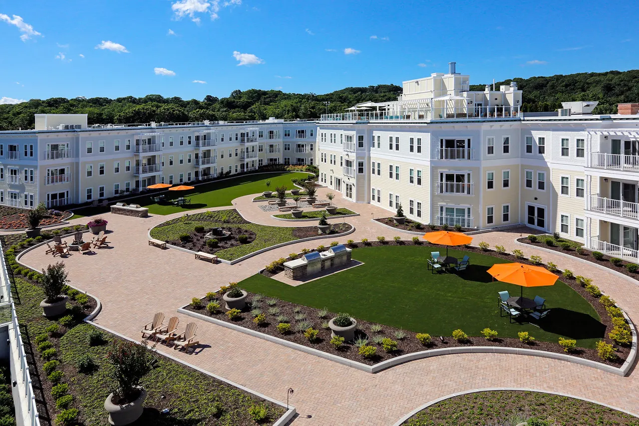 The Shipyard at Port Jefferson Harbor Apartments