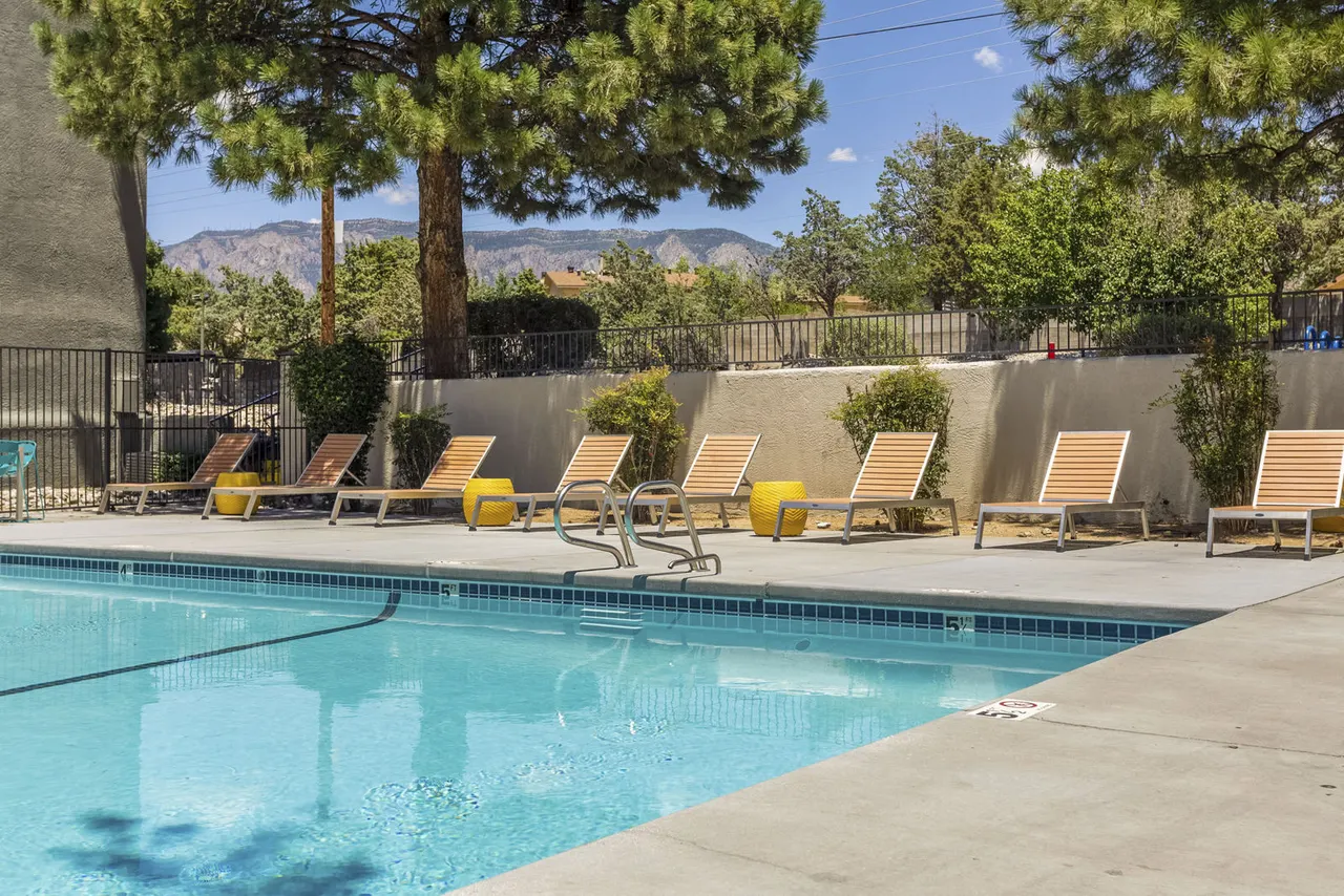 Alta Vista Apartments