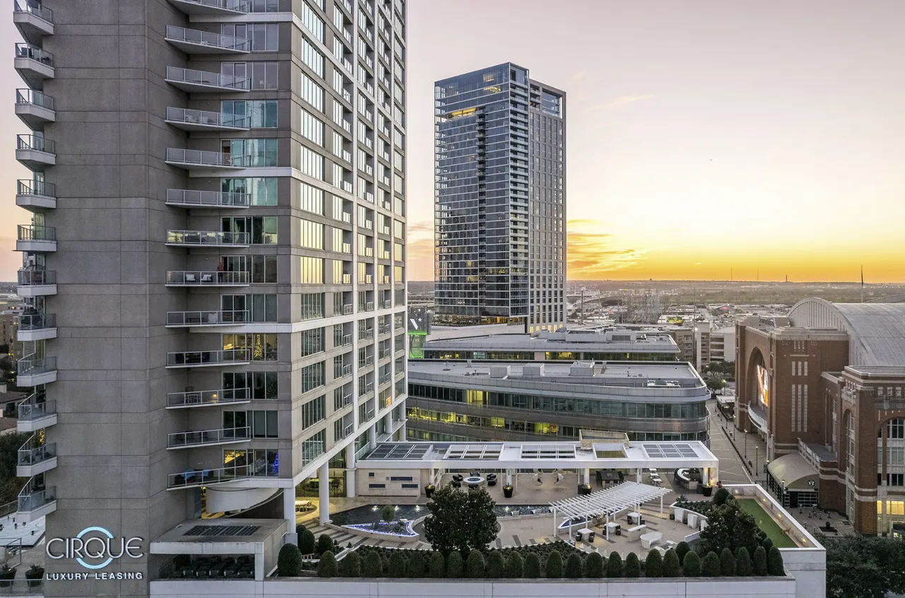 Cirque Residences
