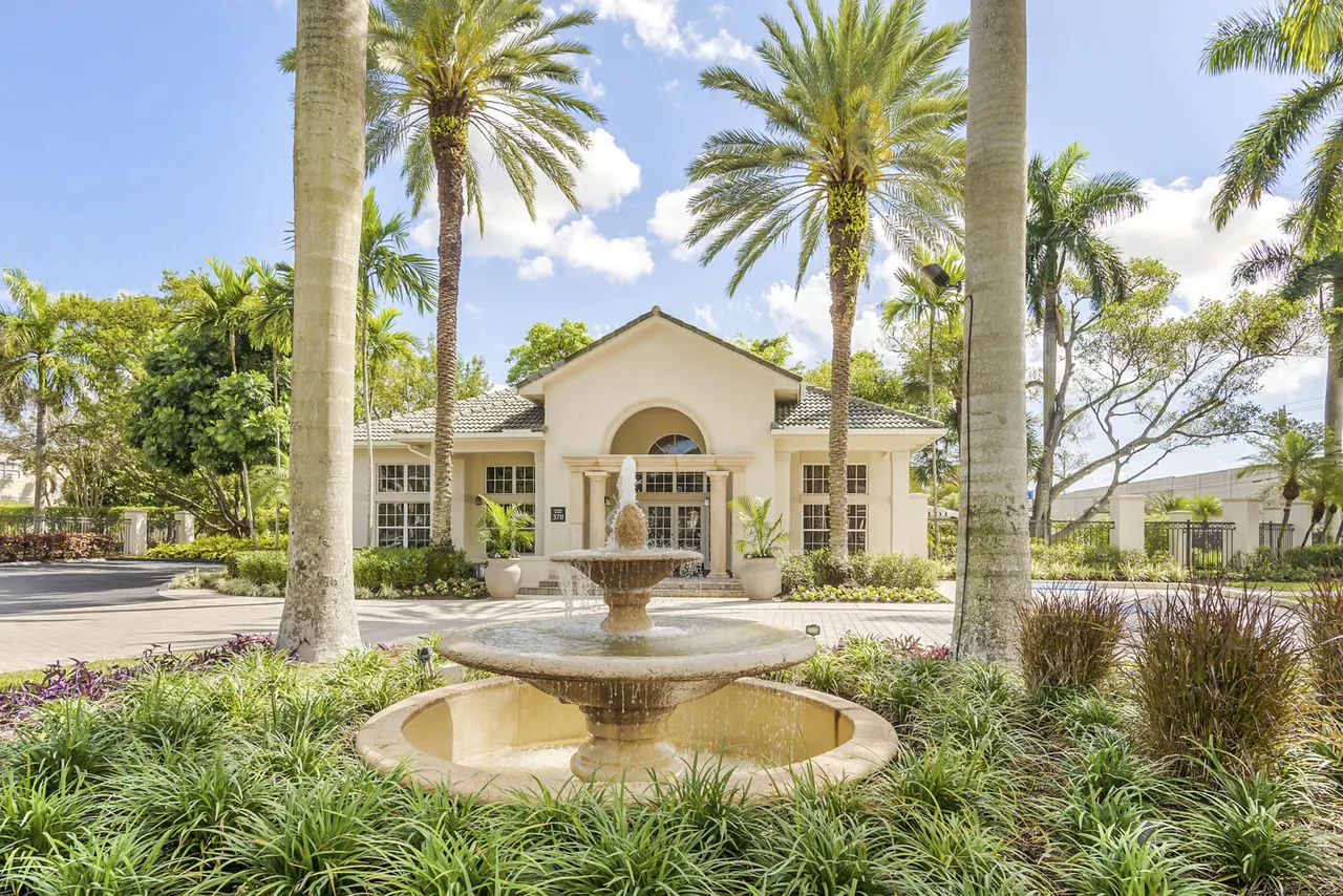 New River Cove Apartments
