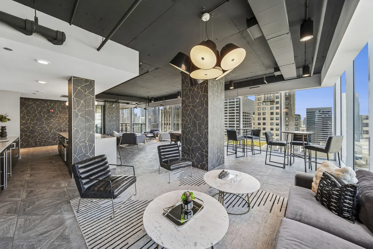 Aston Chicago Apartments