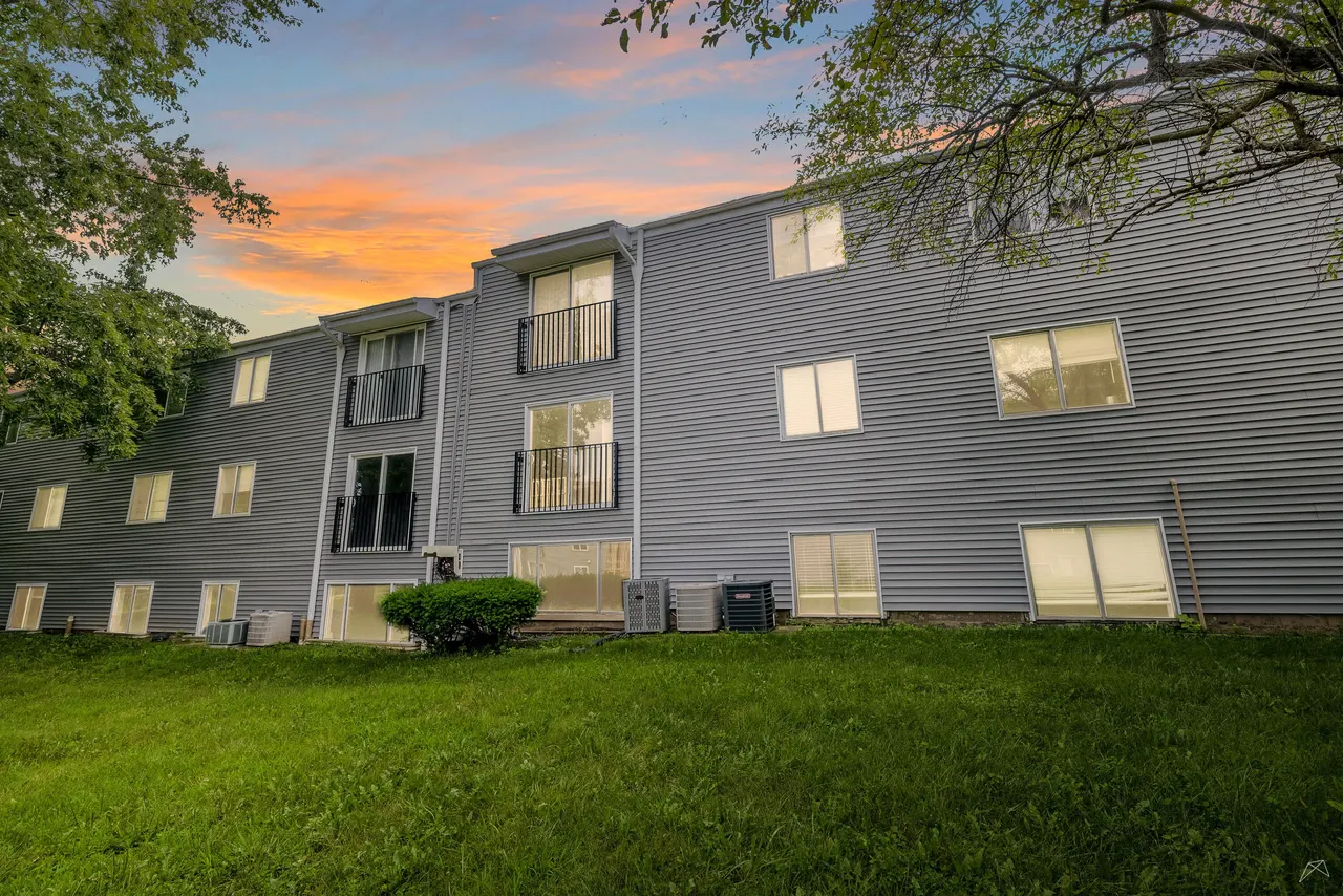 The Grove Apartments