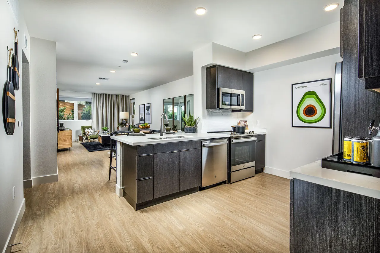 Llewellyn Apartments