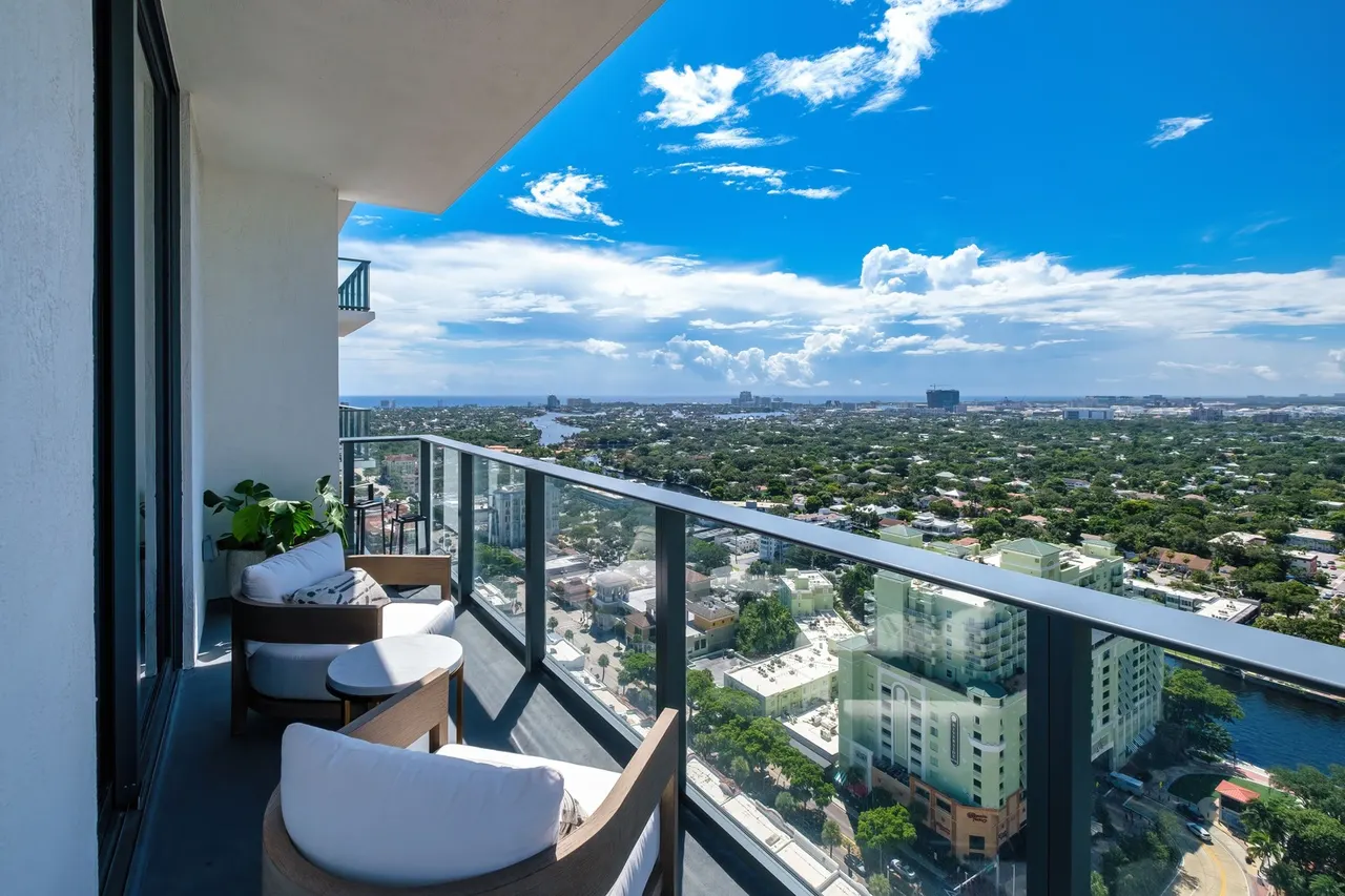 Veneto Las Olas Apartments