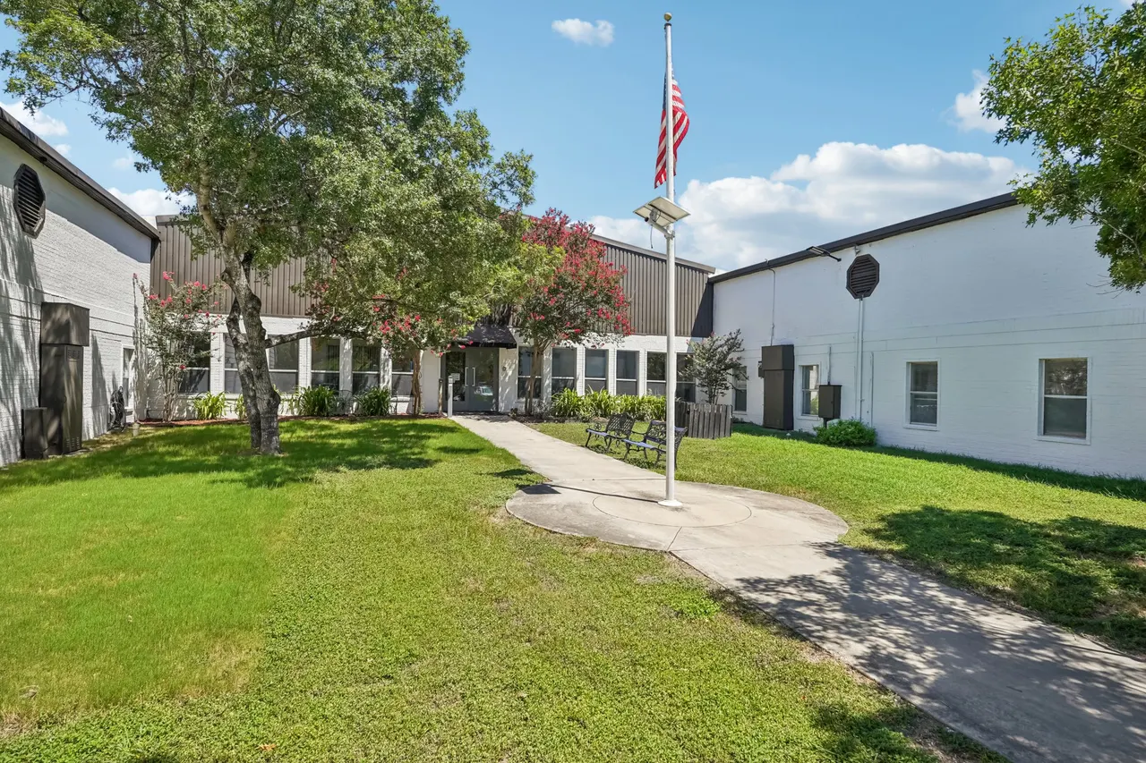 Silver Oaks Villas