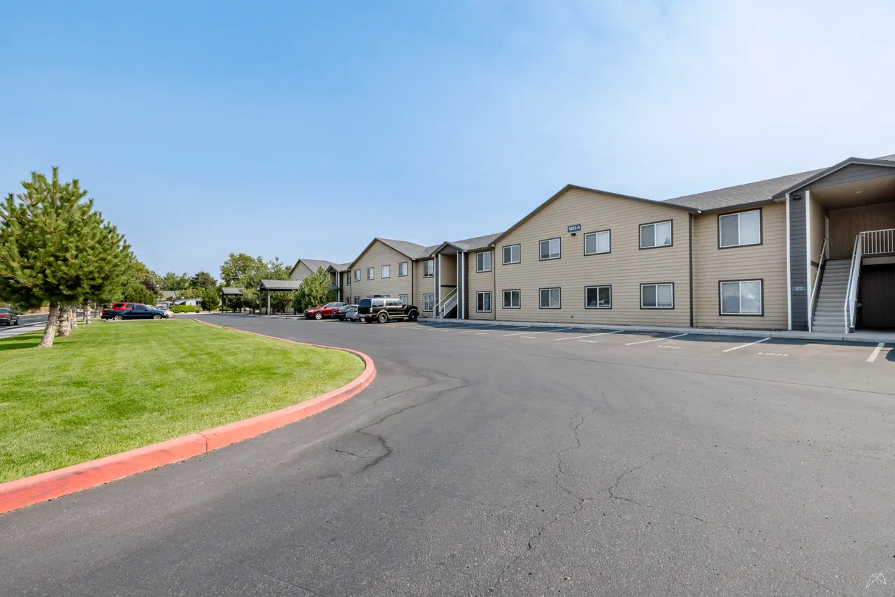 Pine Tree Park Apartments