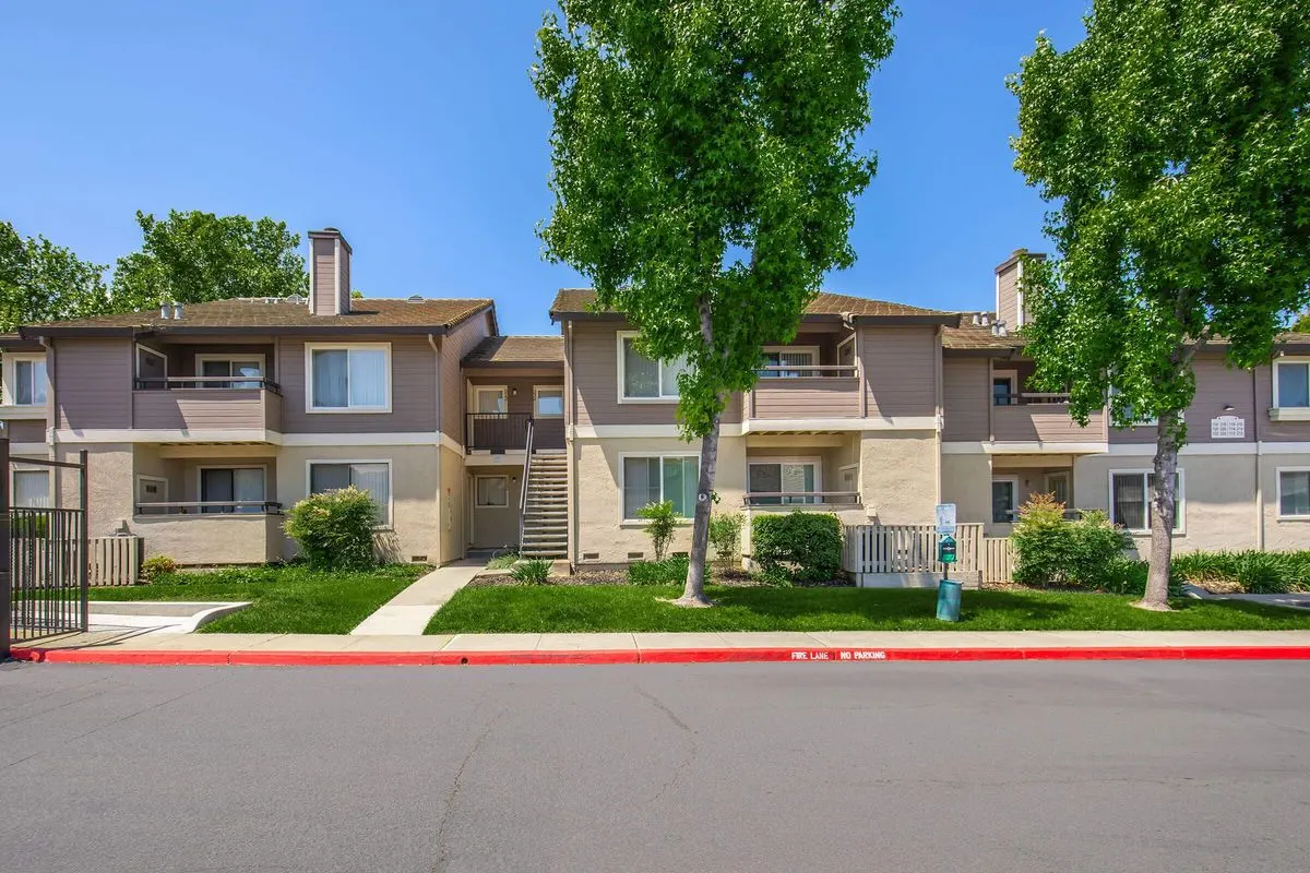 Peppertree Apartments