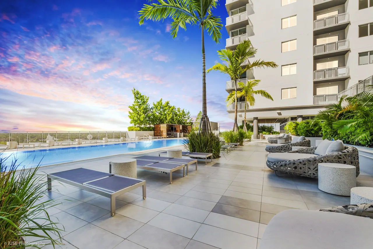 Crest at Pinecrest Apartments