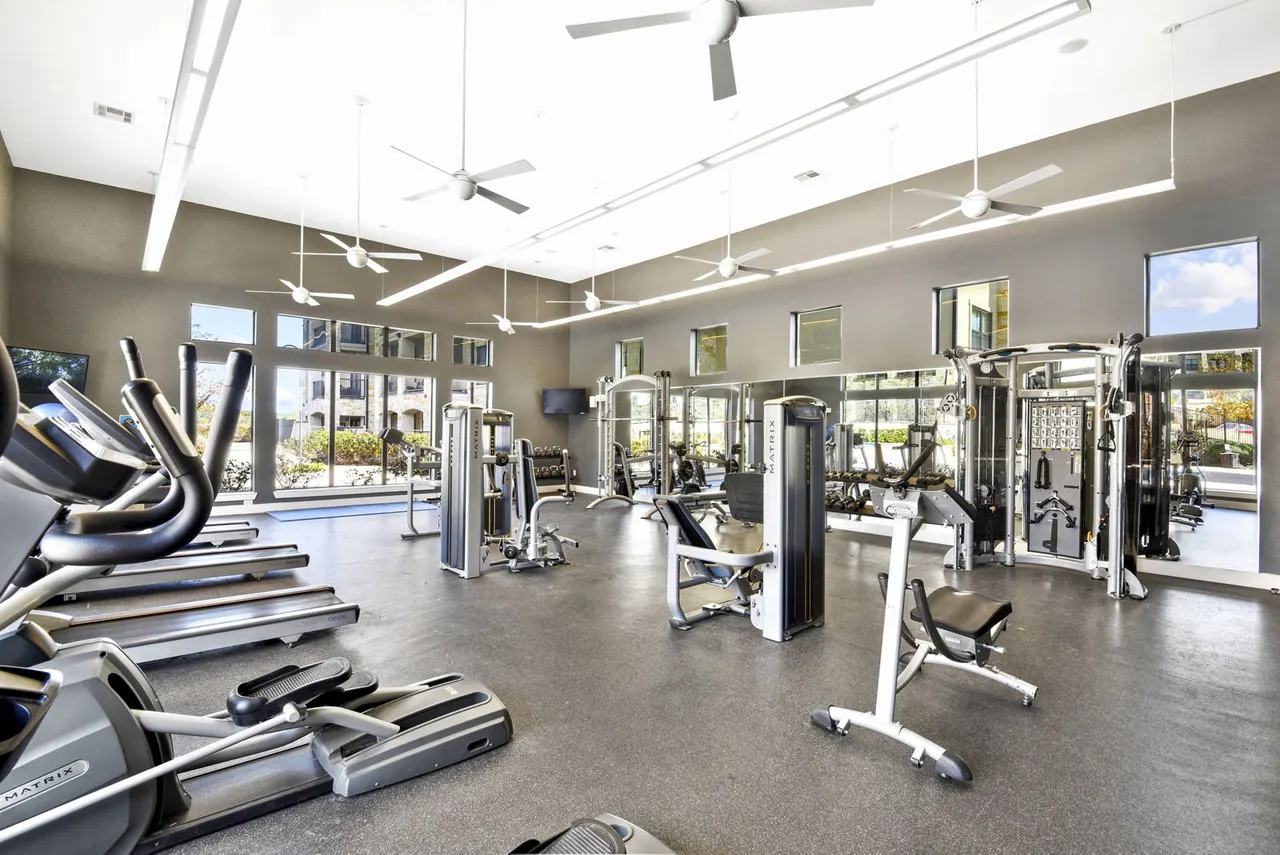Lenox Stone Oak Apartments
