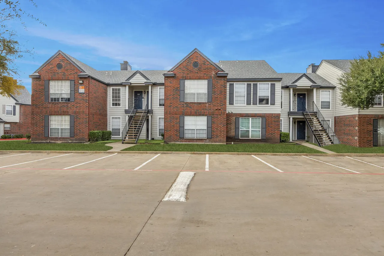 Oaklyn Apartments
