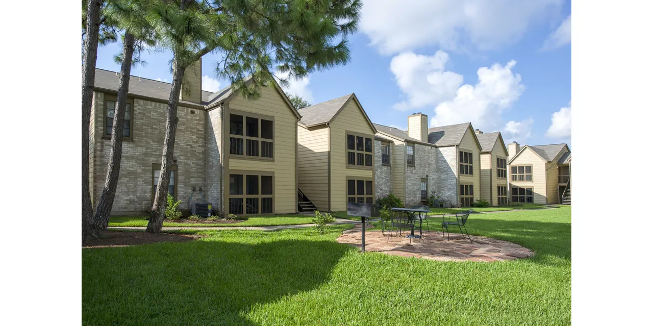 Huntcliff Apartments