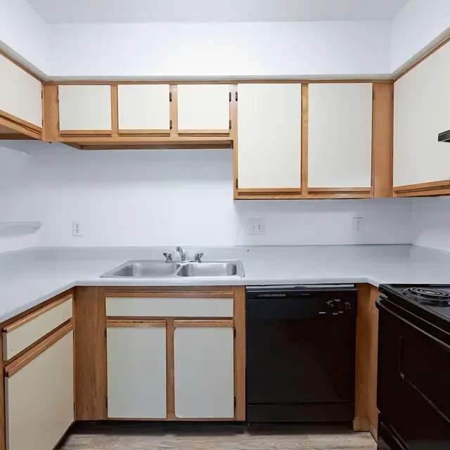 Lexington Hills Apartments