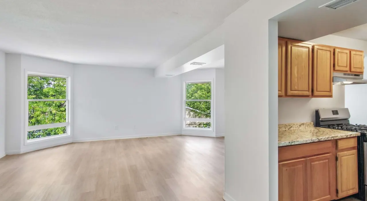 Lakeshore Preserve Apartments
