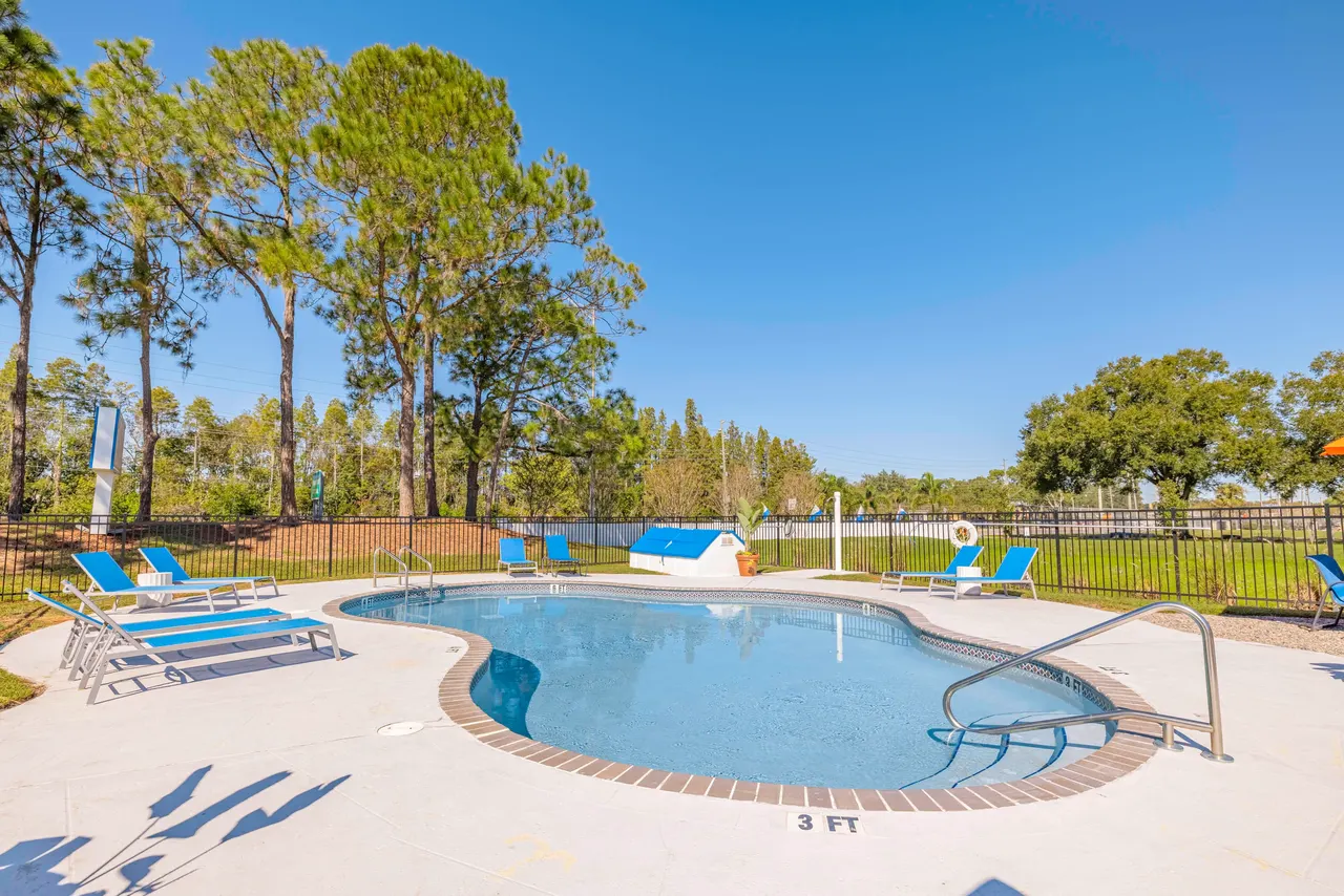 Topaz Retreat Apartments