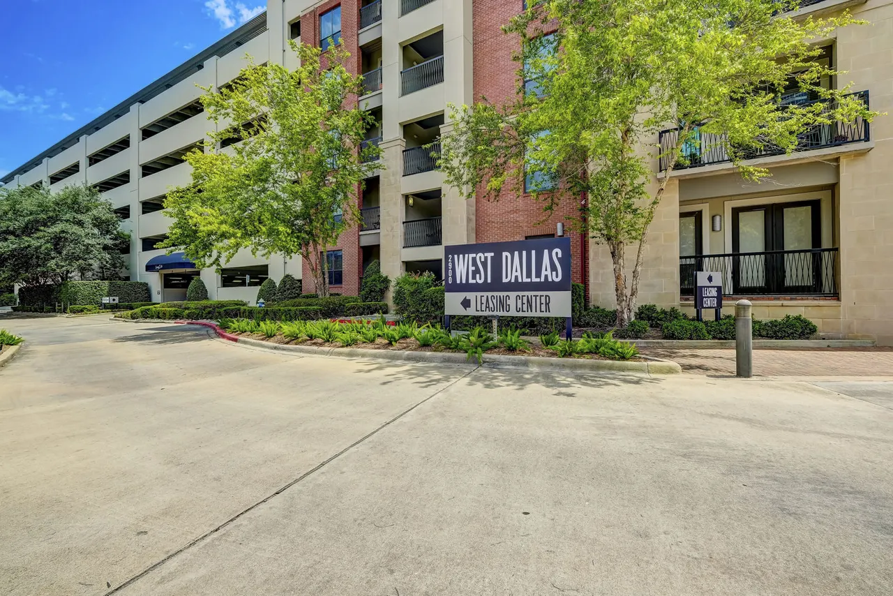 2900 West Dallas